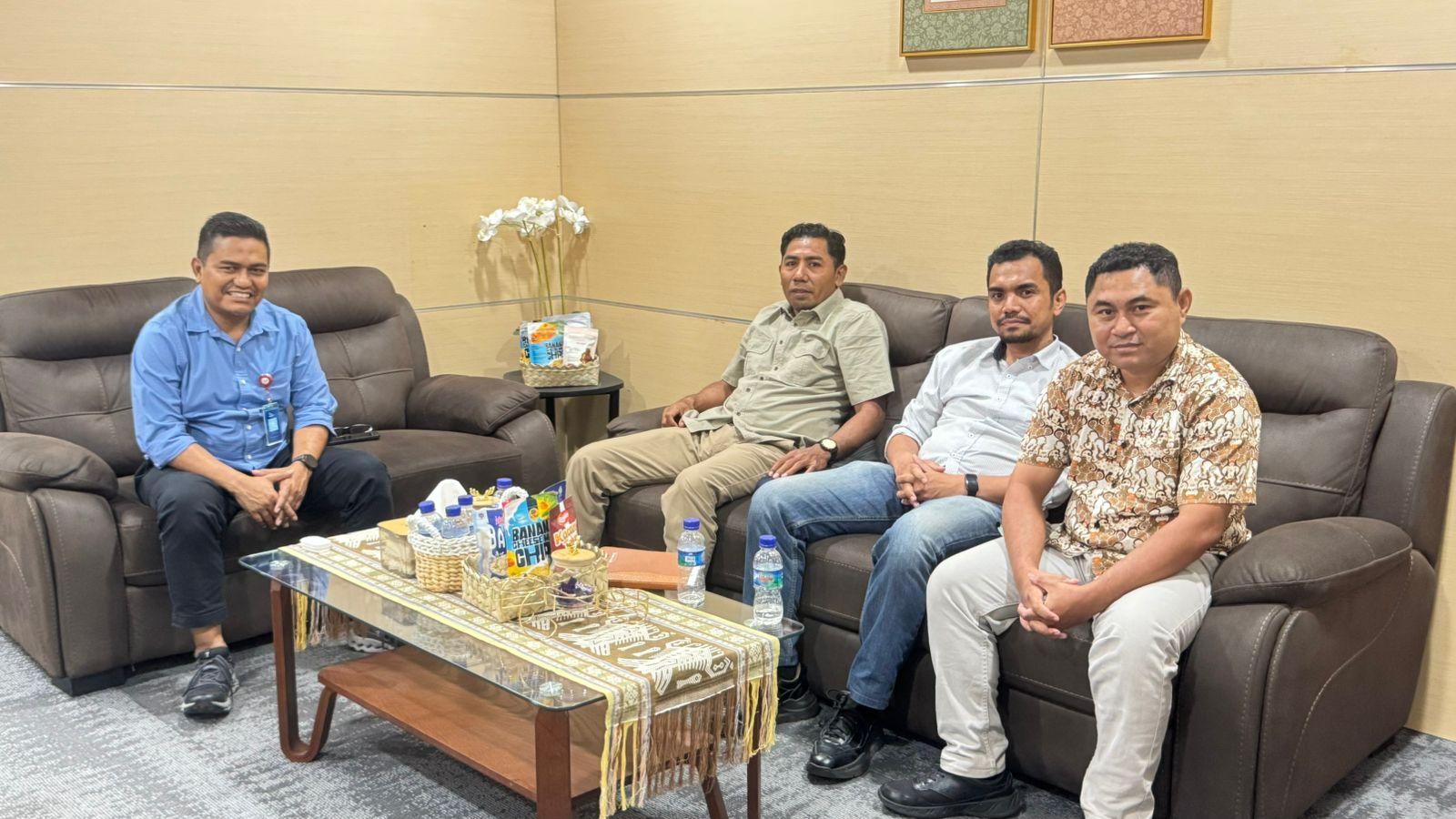 Suasana-pertemuan-pengurus-IKKEF-Kupang-dan-Bank-NTT.jpg