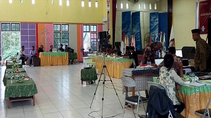 Suasana-rapat-pleno-hari-pertama-tingkat-Kabupaten-Flores-Timur.jpg