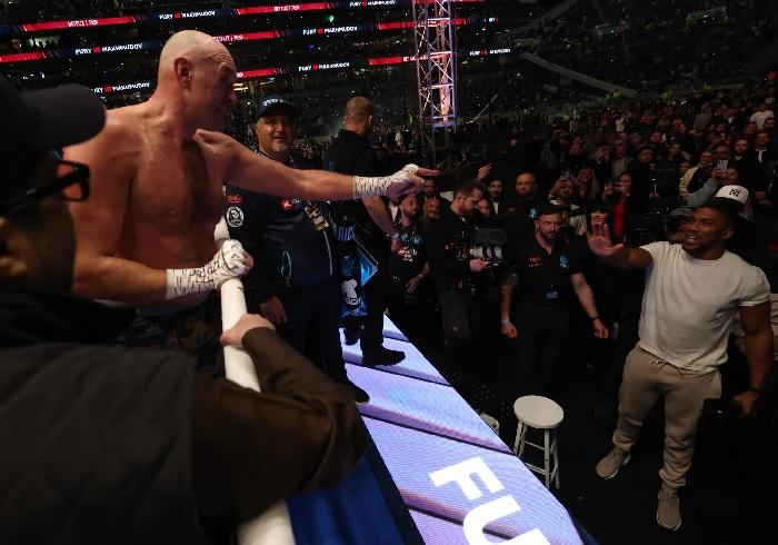 Jadwal Tinju Dunia, Duel Anthony Joshua dengan Tyson Fury Diprediksi Akhir 2026