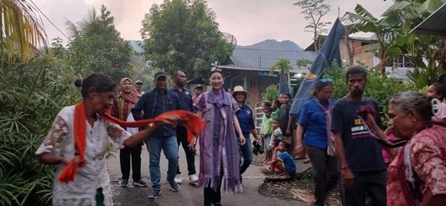 Tokoh Adat O'a Pirungdon Alor Apresiasi Kunjungan Kerja Komisi IV DPR RI Julie Sutrisno