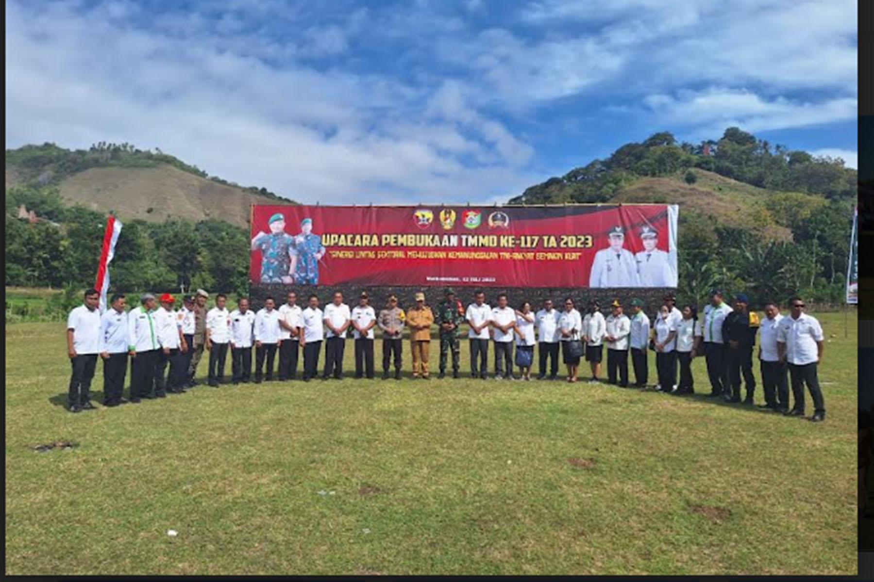 Buka Kegiatan TMMD ke-117, Bupati Yohanis Sebut TMMD Ringankan Beban Pemerintah dan Rakyat