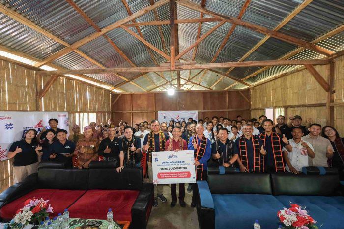 Buka Akses, Nyalakan Harapan: Telkomsel Hadirkan Ekosistem Belajar Digital di 7 Sekolah Flores NTT