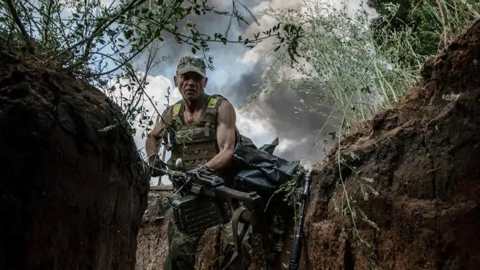 Rusia Bangun Parit Palsu untuk Menjebak Tentara Ukraina ke dalam Perangkap Peledak yang Mematikan