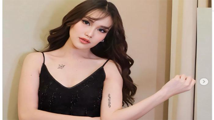 Ayu Ting Ting Lemaskan Badan dengan Pria Lain, Boy William Malah Pangling Beri Emoticon Cinta