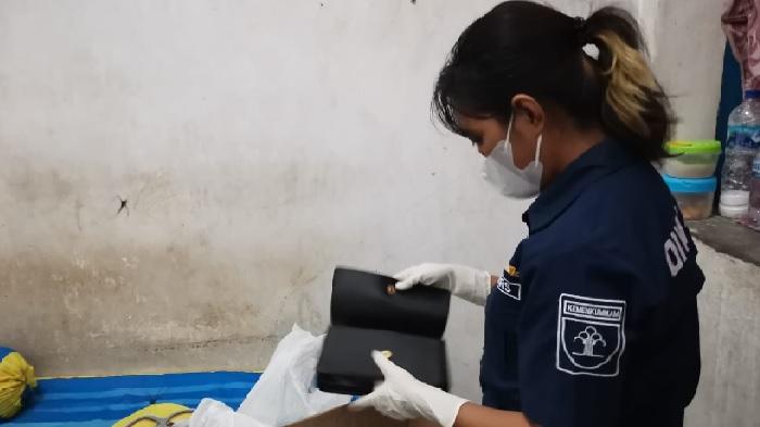 Tim-Satgas-Kamtib-Divisi-Pemasyarakatan-Kanwil-Kemenkumham-NTT-sedang-melakukan-penggeledaan.jpg