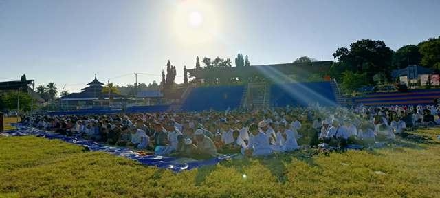 Ratusan Umat Muslim Salat Idul Adha di Lapangan Christian Nehemia Dillak Rote Ndao NTT