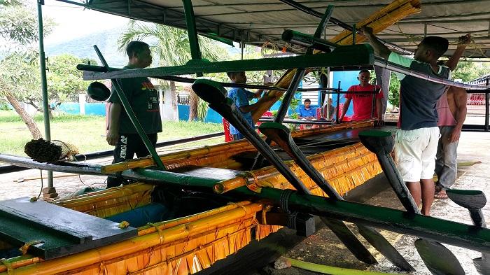 Semana Santa Larantuka, Sampan Tanpa Mesin Antar Yesus Tersalib Saat Prosesi Jumat Agung