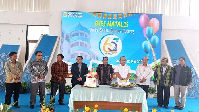 Universitas-Katolik-Indonesia-Santu-Paulus-Ruteng-menggelar-Dies-Natalis-ke-65-S.jpg