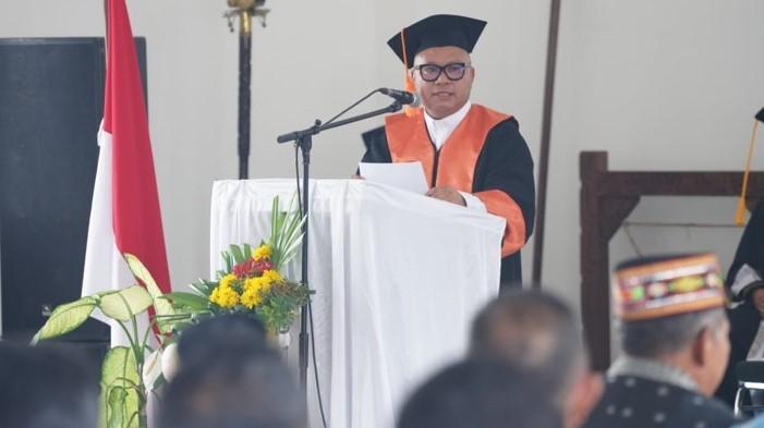 Uskup-Labuan-Bajo-Dikukuhkan-jadi-Guru-Besar.jpg