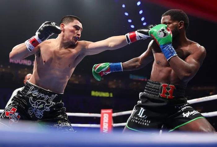 Vergil-Ortiz-Jr-hanya-membutuhkan-waktu-dua-ronde-saja-untuk-menjatuhkan-Lubin.jpg
