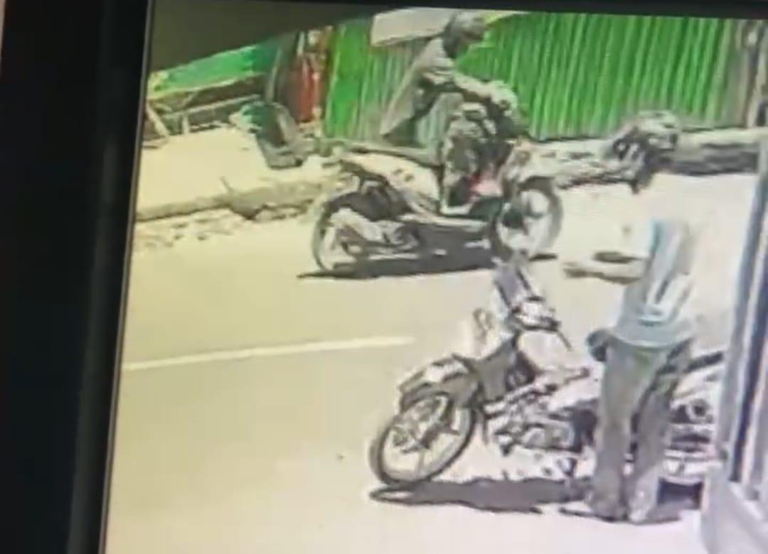 Viral Tukang Ojek di NTT Bawa Lari Kain Tenun Milik Penumpang, Warganet: Bikin Gigi Asam