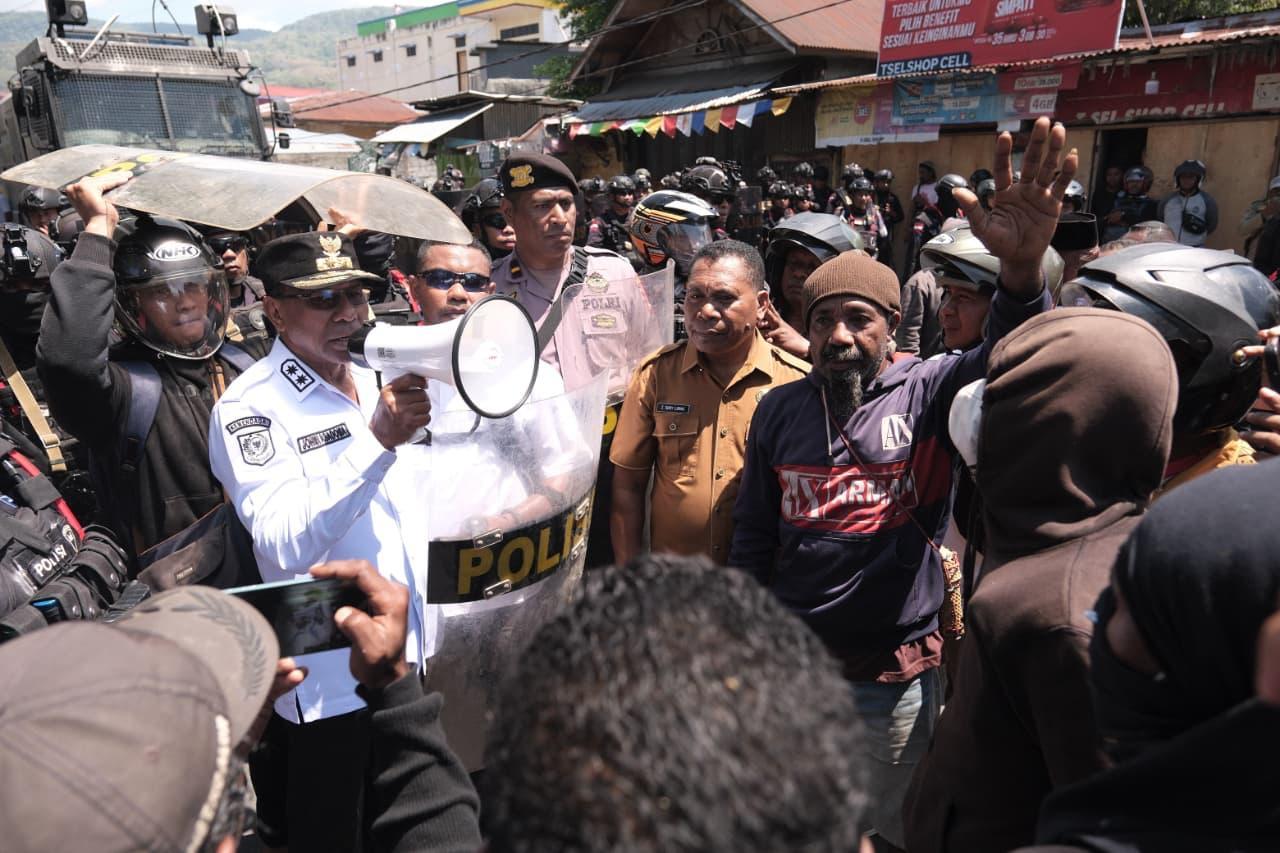 Warga Alor Bertikai, Pembukaan Kejuaraan Tinju Piala Gubernur Ditunda