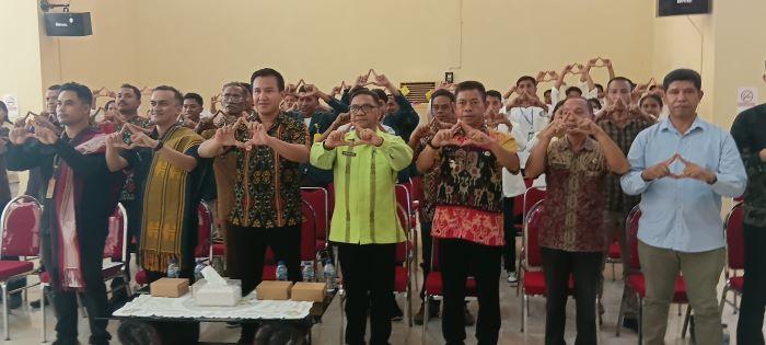 Lepas 215 Mahasiswa KKNT Gentaskin, Wabup SBD Minta Kehadirannya Berkontribusi Menurunkan Stunting - Pos-kupang.com