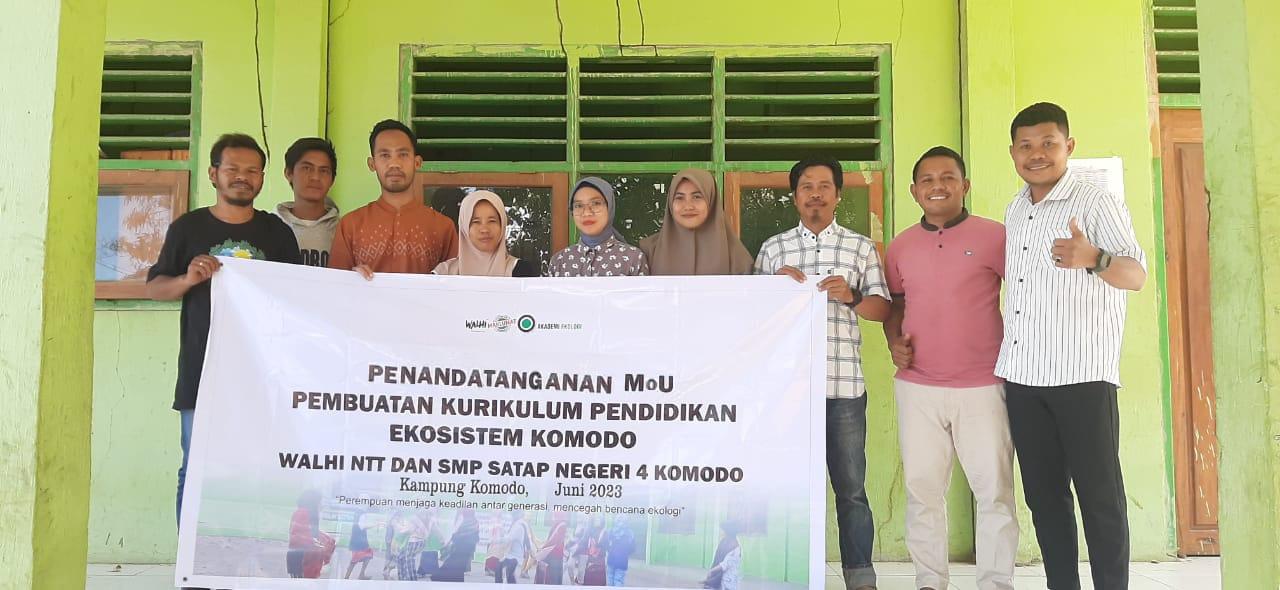 WALHI NTT dan SMP SATAP Negeri 4 Komodo MoU Pembuatan Kurikulum Pendidikan Ekosistem Komodo