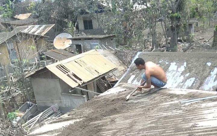 Lipsus - Lima Pengungsi Lewotobi Meninggal