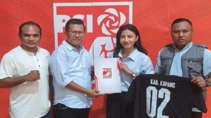 Yos Lede-Aurum Titu Eki Resmi Terima Dukungan dari Partai Gelora Maju Pilkada 2024