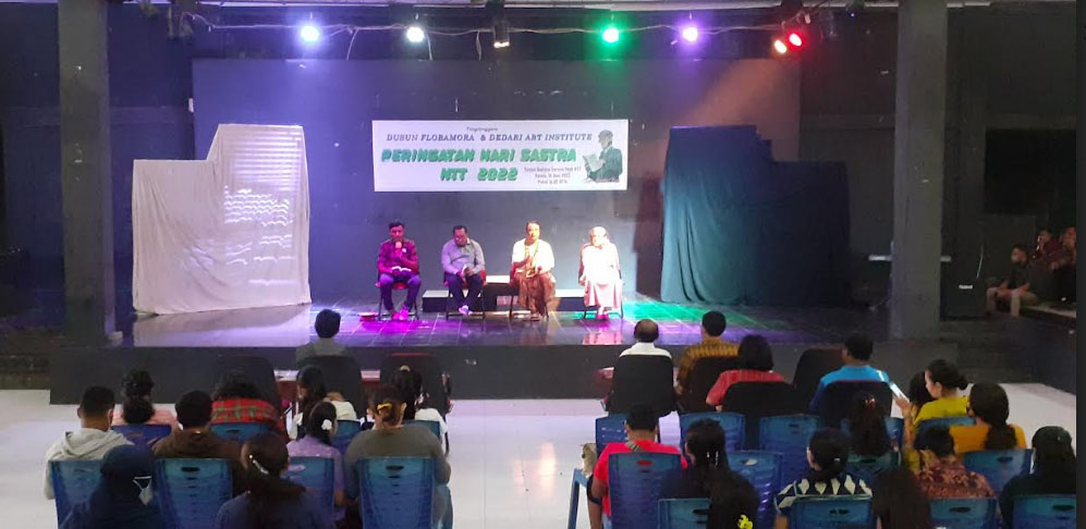 acara-memperingati-hari-sastra-ntt.jpg