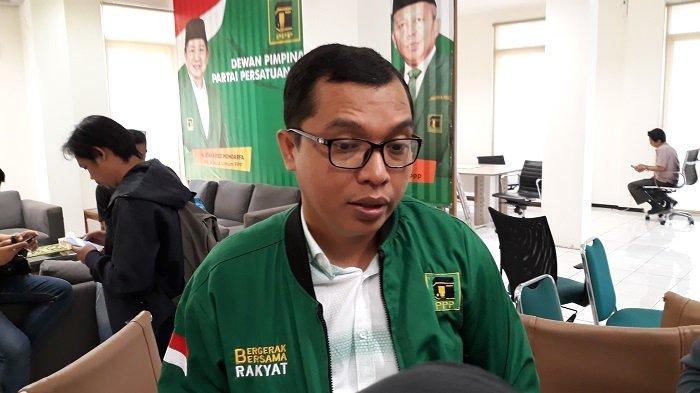 achmad-baidowi.jpg