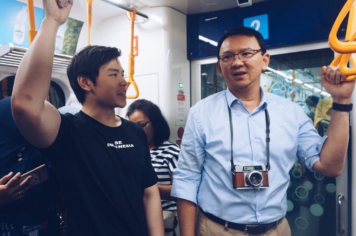 ahok-dan-nicholas-sean-di-kereta-1.jpg