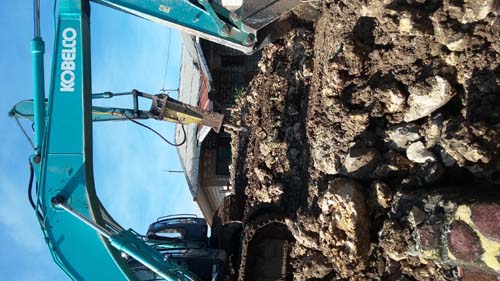 Alat Berat Ratakan Gereja Santo Petrus Dan Paulus