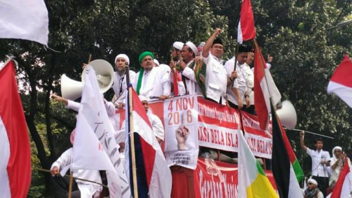 amien-rais-fadli-zon-fahri-hamzah-dan-habib-rizieq_20161104_211706.jpg