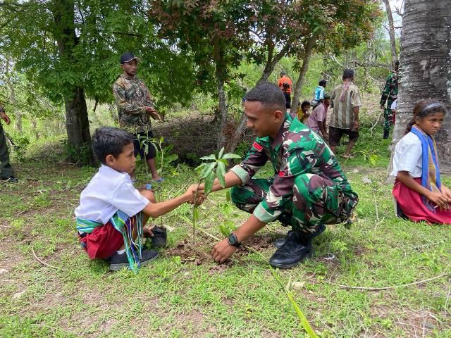 Hari Juang TNI AD Tahun 2023, Dandim 1621 TTS Pimpin Penananam Pohon di Desa Kuatae