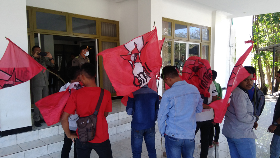 Demo soal Minimnya Air Bersih di Kupang, Anggota Dewan Bersitegang Dengan Aktivis