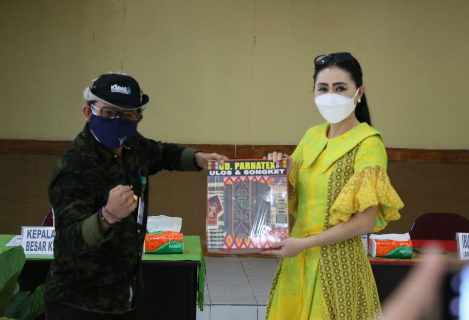 Anggota DPR RI Julie Sutrisno Laiskodat Dukung BBKSDA NTT Tuan Rumah Peringatan HKAN 2021