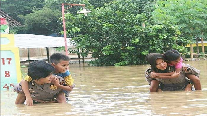 BMKG Ingatkan Sejumlah Wilayah Waspada Bencana Hidrometeorologi dampak Hujan Lebat 2-8 Agustus 2024