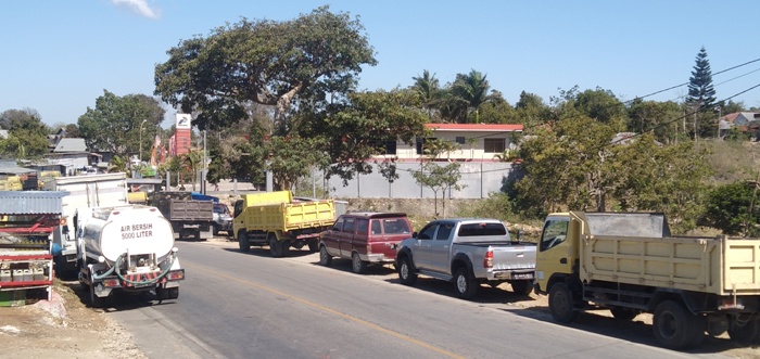 Di Kabupaten TTS - NTT, BBM Bersubsidi di Soe Langka, Antrean Panjang, Ini Penyebabnya Simak INFO