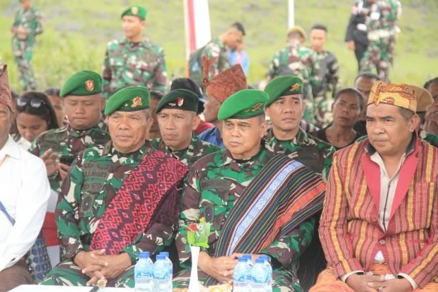 Kasdam IX/Udayana Pimpin Hari Infanteri Ke-76 dan Tutup Tonting YWPJ di Wisata Fulan Fehan