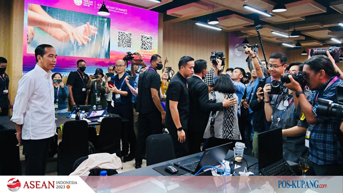 asean-summit-presiden-jokowi-meninjau-media-center-ktt-asean-2023.jpg