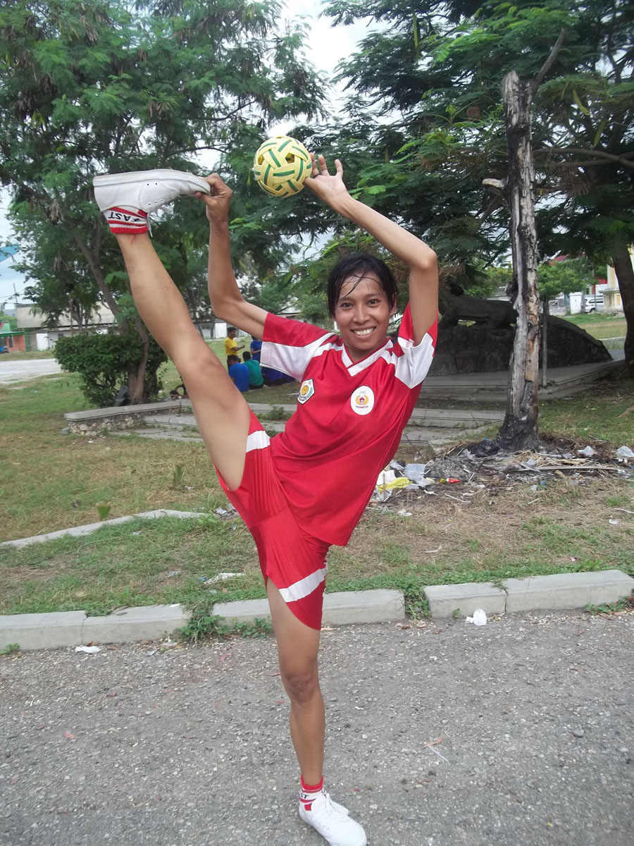 atlet-sepak-takraw-ntt-roslin-dida-menuju-pon-2016-di-jabar_20160402_110619.jpg