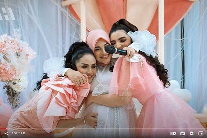 Aurel Hermansyah Menangis Sambil Memeluk Krisdayanti dan Ashanty, Baru Sadar Beratnya Jadi Ibu