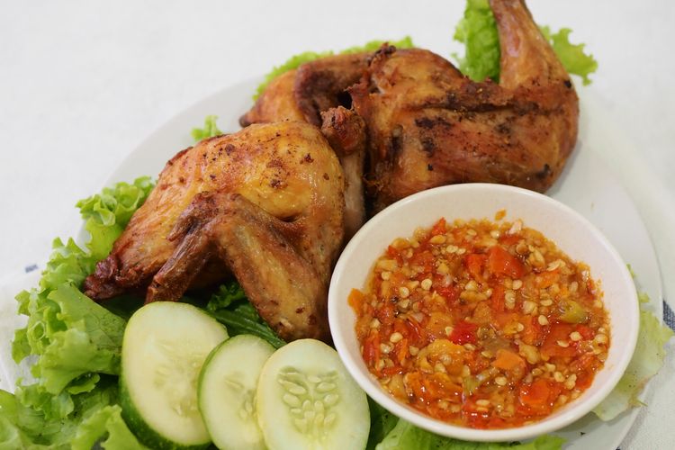 Resep Ayam Goreng Bumbu Kuning, Gurih dan Bikin Ketagihan Cocok buat Menu Sahur dan Buka Puasa
