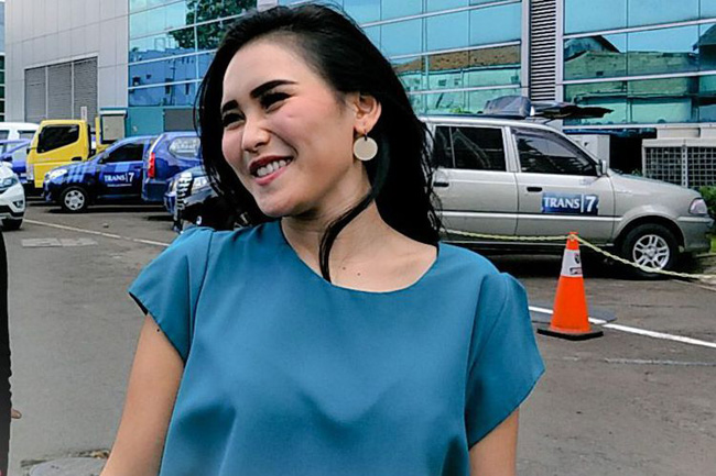 Unggah Foto Bareng, Netizen Curiga Ayu Ting Ting Punya Program Baru Bareng Eko Patrio Ini Faktanya