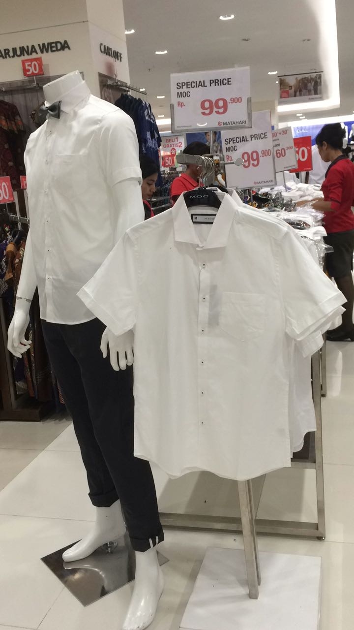 Wanita Cenderung Memilih Motif Baju Bunga Karena Alasan Ini