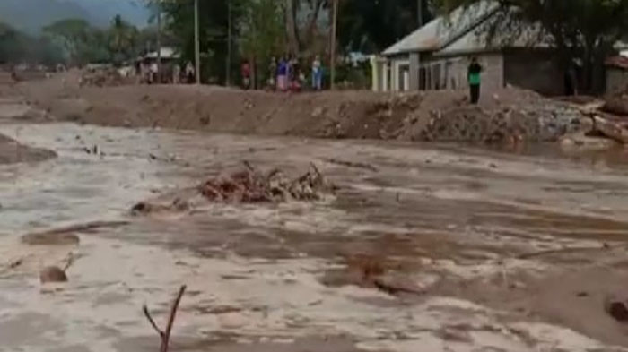 banjir-kembali-terjang-beberapa-desa-di-pulau-adonara-tak-ada-korban-jiwa.jpg