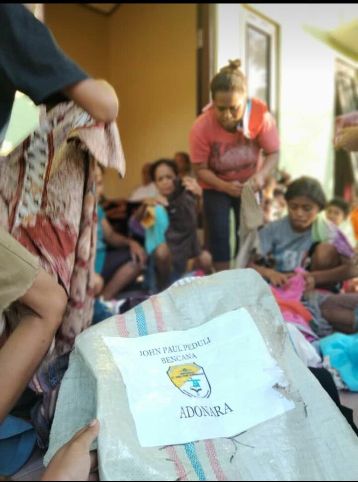 bantuan-bagi-korban-bencana-alam-di-adonara-anu.jpg