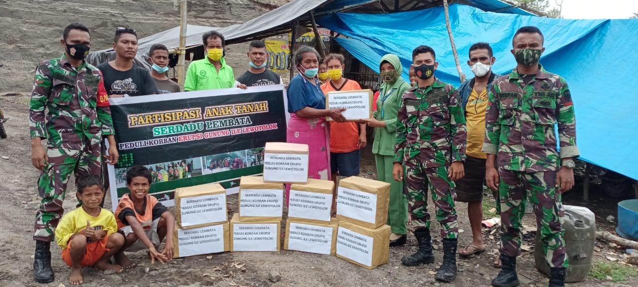 TNI Lembata Seluruh Nusantara Salurkan Logistik Bagi Korban Erupsi Ile Lewotolok