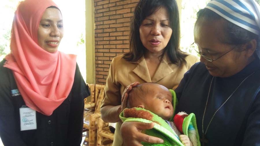 Waduh! Bayi Ditinggalkan di RSUD Maumere, Maria Kabur dengan Luka Bekas Operasi