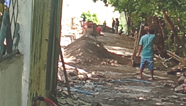 Tumpuk Material Proyek di Jalan, Kasat Pol PP Kota Kupang Rudi Abubakar Tegur Kontraktor