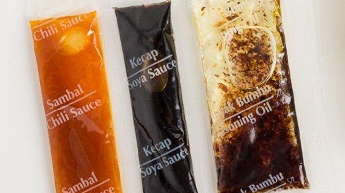 Begini Cara Mudah Keluarkan Bumbu Minyak Mi Instan dari Sachet sampai Bersih, Mudah & Praktis!