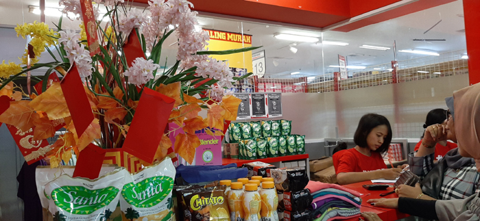 Yuk Buruan ! Belanja Rp 300 ribu Berhak Tarik Angpao Di Sini