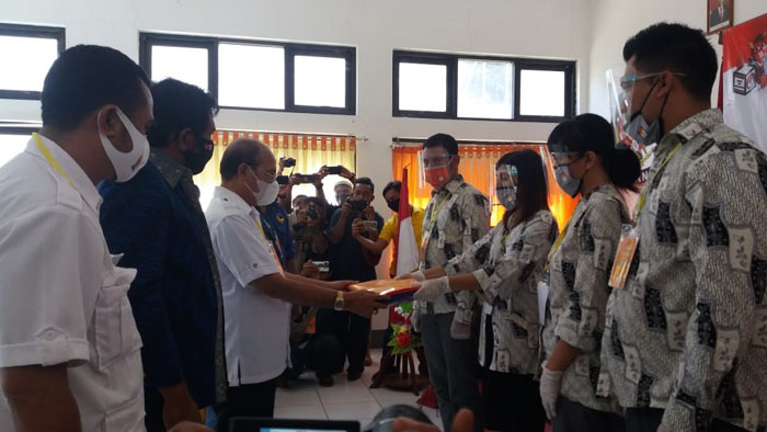 Minus Partai Berkarya, Gerindra, NasDem Dan PAN, Antar Niga Oris Daftar Ke KPU Sumba Barat