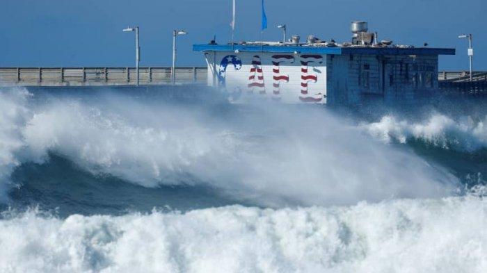 Waspada! Potensi Tinggi Gelombang di Perairan NTT Bagian Selatan Capai 4 Meter, YUK Simak