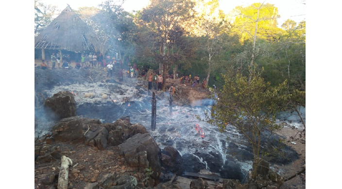 BREAKING NEWS: Lima Rumah Adat di Desa Adat Tamkesi TTU Hangus Dilalap Sijago Merah