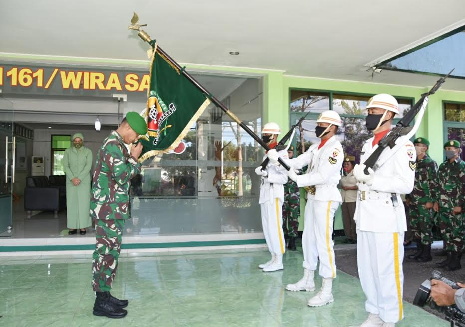 Selesai Masa Bakti, Brigjen TNI Syaiful Rahman Dihantar Dalam Tradisi Pelepasan