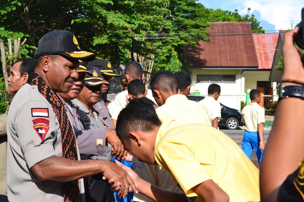 brigjen-pol-johanis-asadoma-saat-kegiatan-safari-kamtibmas.jpg