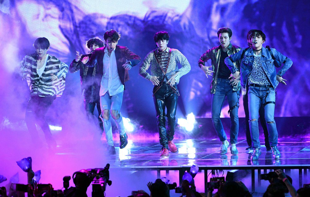 Daebak! 'BTS World' Raih Top 10 Debut di Top Soundtracks Chart ARMY Makin Cinta